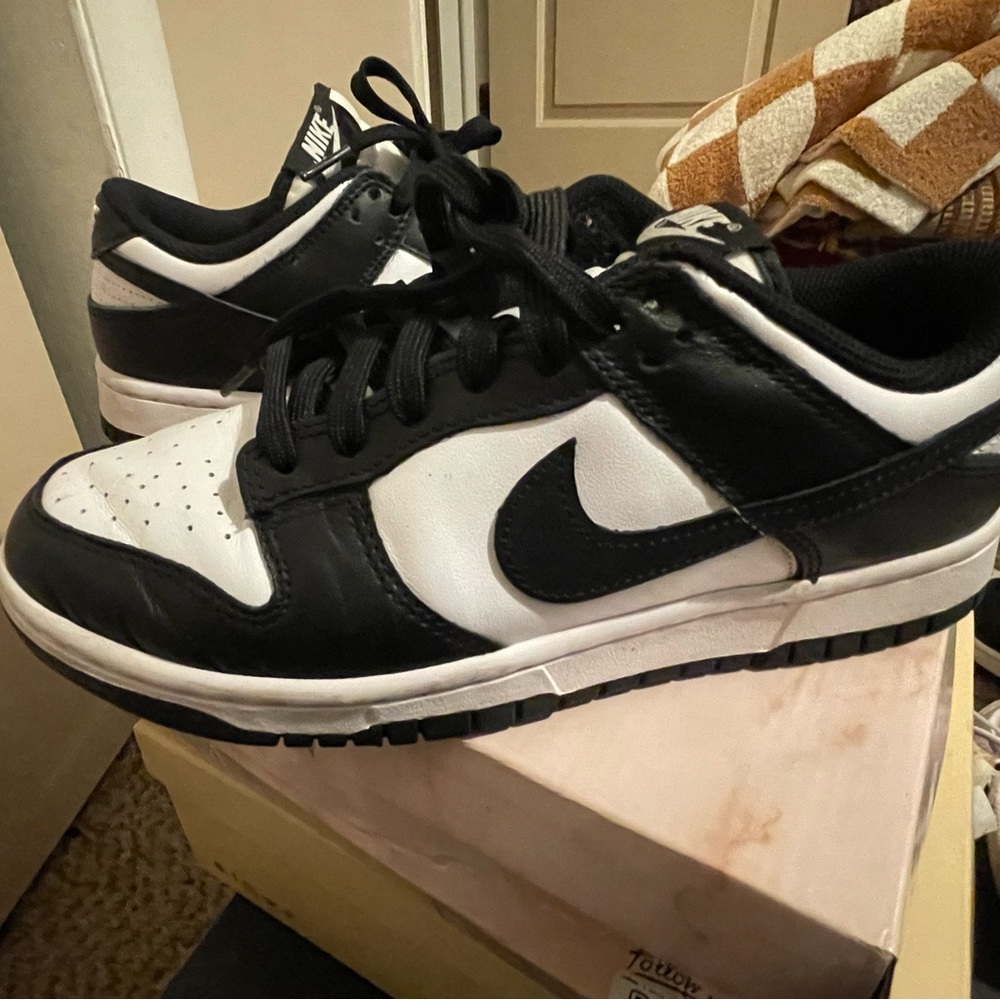 Nike panda dunks